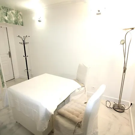 Cosy Parisien -rue St Charles - Near Beaugrenelle -tour Eiffel-ecole Cordon Bleu 75015 Bel Emplacement !! Appartamento *