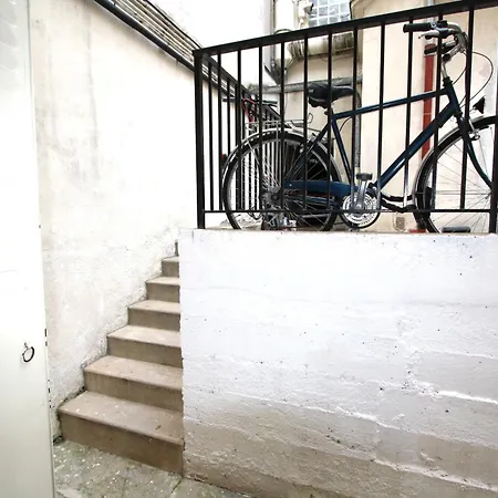 Appartamento Cosy Parisien -rue St Charles - Near Beaugrenelle -tour Eiffel-ecole Cordon Bleu 75015 Bel Emplacement !! *