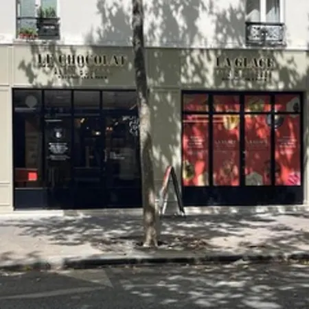 Cosy Parisien -rue St Charles - Near Beaugrenelle -tour Eiffel-ecole Cordon Bleu 75015 Bel Emplacement !! Appartamento *
