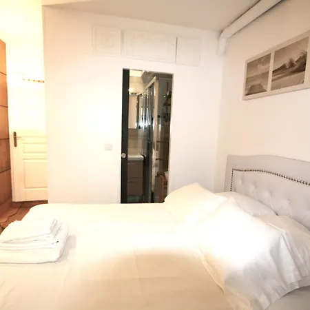 Appartamento Cosy Parisien -rue St Charles - Near Beaugrenelle -tour Eiffel-ecole Cordon Bleu 75015 Bel Emplacement !!
