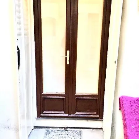 Cosy Parisien -rue St Charles - Near Beaugrenelle -tour Eiffel-ecole Cordon Bleu 75015 Bel Emplacement !! *