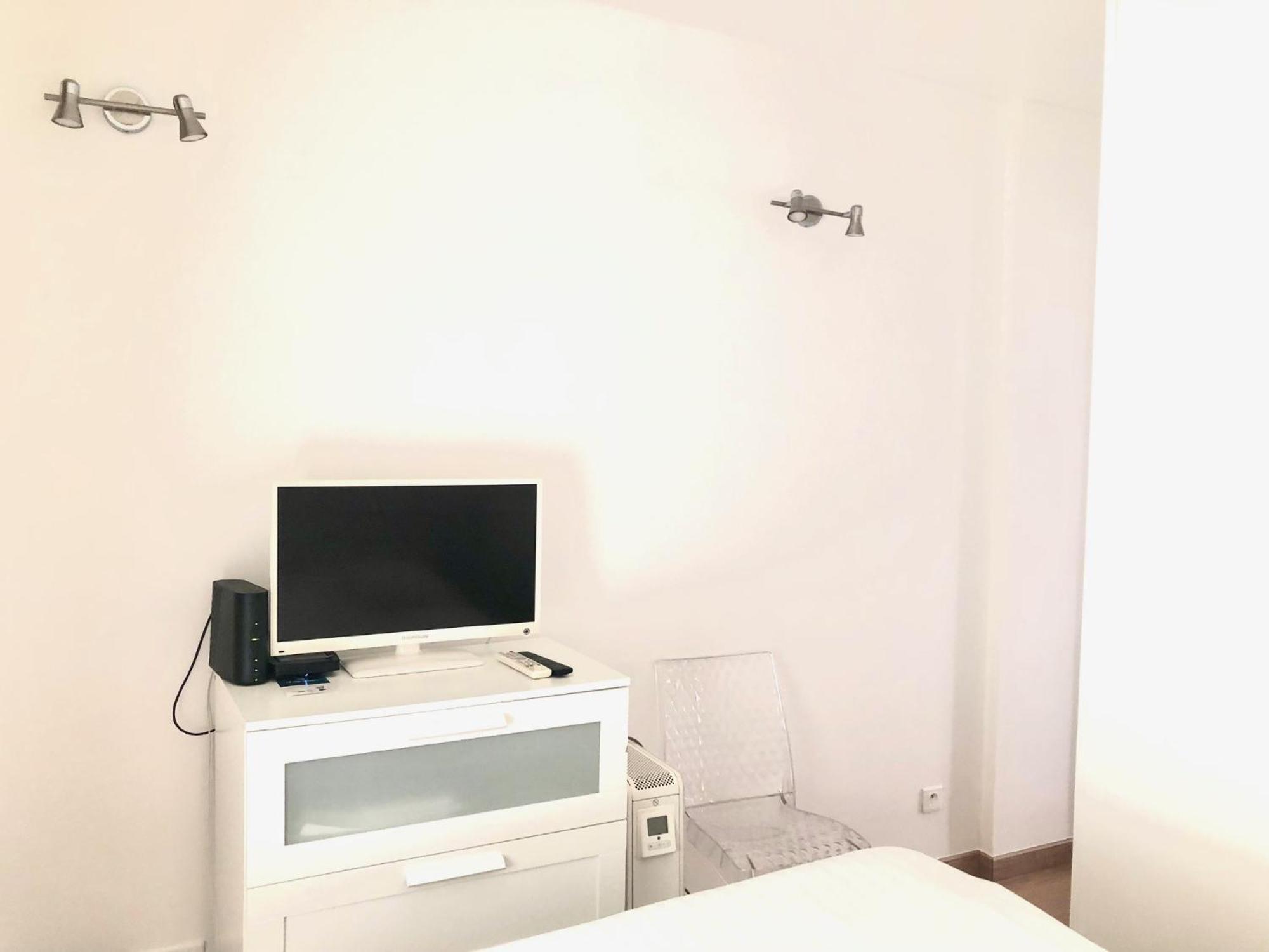 Cosy Parisien -rue St Charles - Near Beaugrenelle -tour Eiffel-ecole Cordon Bleu 75015 Bel Emplacement !! * Parigi
